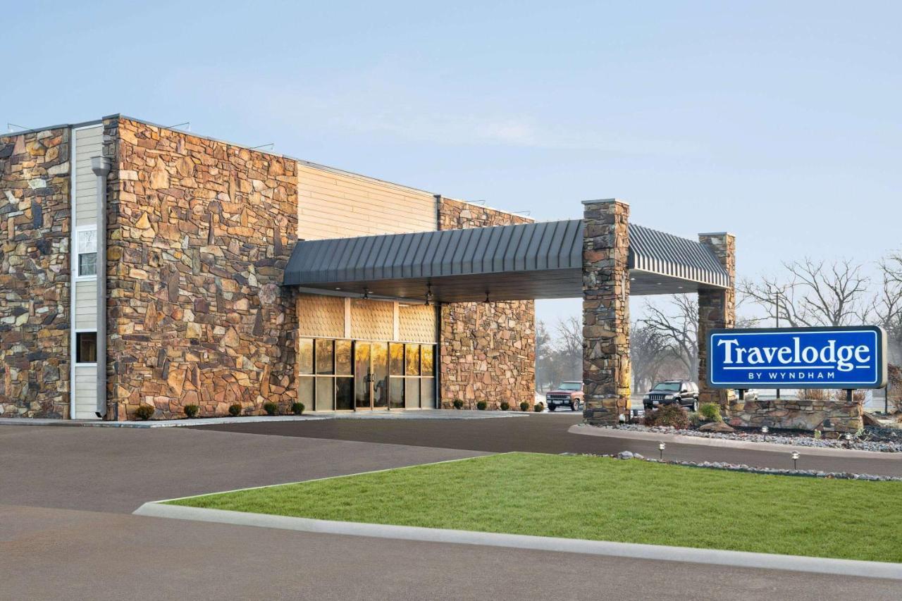 Travelodge By Wyndham Coffeyville Esterno foto